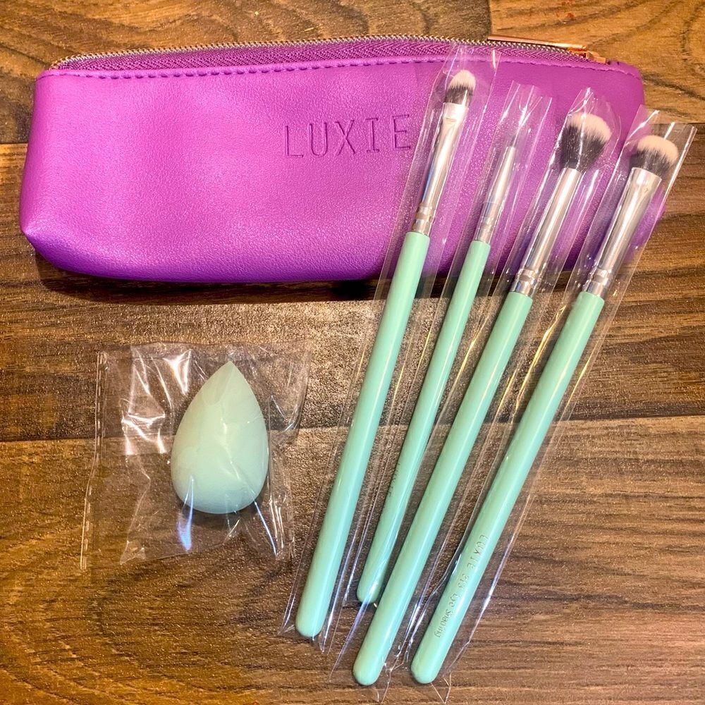 Luxie 5 piece makeup brush & sponge set with bag